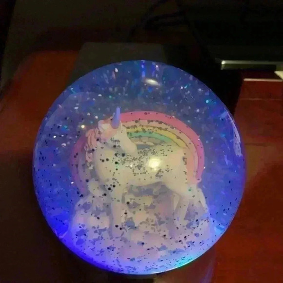 Unicorn night glow with sparkles. Battery operated.  5” high. Back to school - Picture 3 of 4
